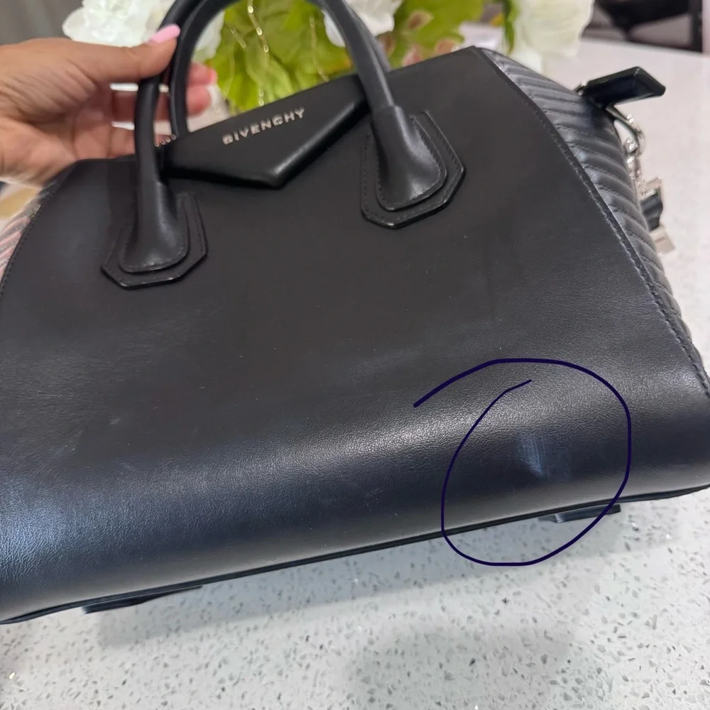 🖤GIVENCHY Antigona Small Quilted Sides Leather Bag Black